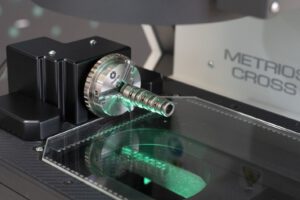 CMM quang chứa cả hai phần phẳng và hình trụ