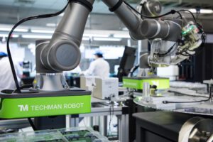 Cobot Arm tích hợp Smart Vision và AI