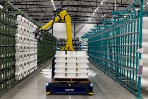 Thị giác máy kết hợp với Robot thông minh