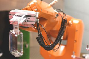 Hệ thống đo lường phôi & chai quang tự động bổ sung khả năng xử lý bằng robot