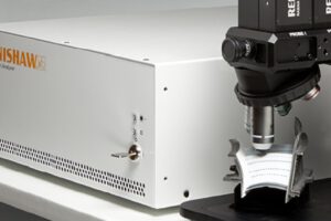 Máy phân tích Renishaw Raman cung cấp đầu dò từ xa với tính năng theo dõi lấy nét
